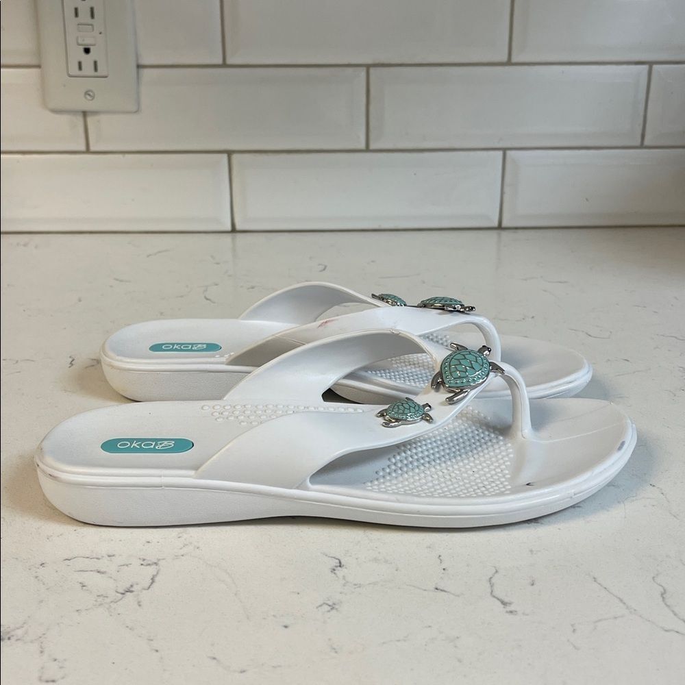 OKA B. White Theresa Sea Turtle Flip Flops Size M/L 8.5-9.5 - Picture 8 of 17